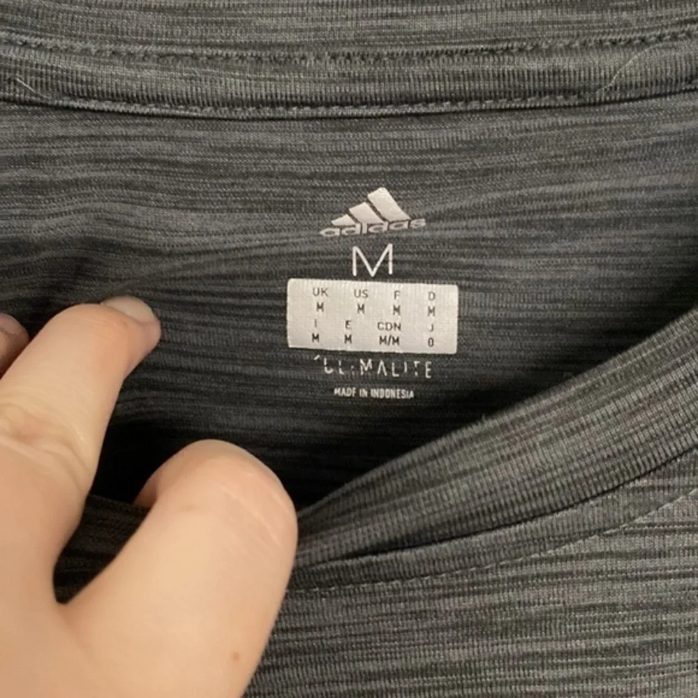 Adidas Men's Medium Climalite Athletic Shirt Charcoal Grey‎ Crew Neck